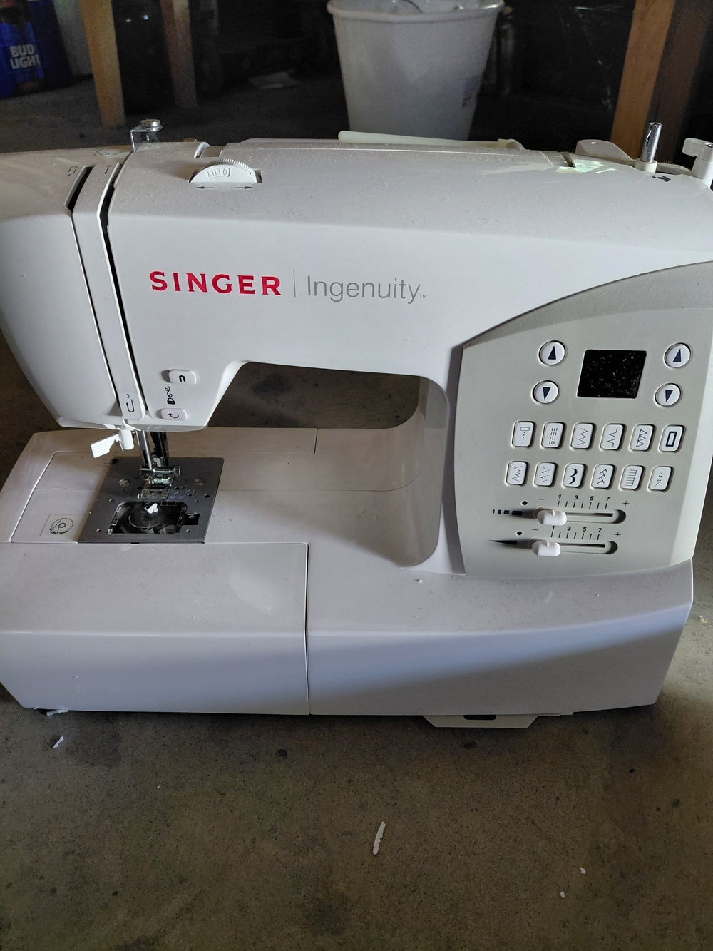 Singer Ingenuity 7436 Sewing Machine.